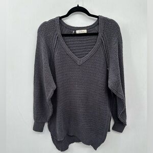ELAN V neck long sleeve cotton knit woman's sweater.  ONE SIZE